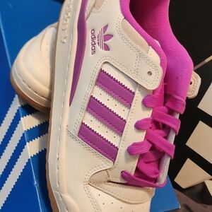 Adidas Women's Sneakers in Purple And  White Colorway